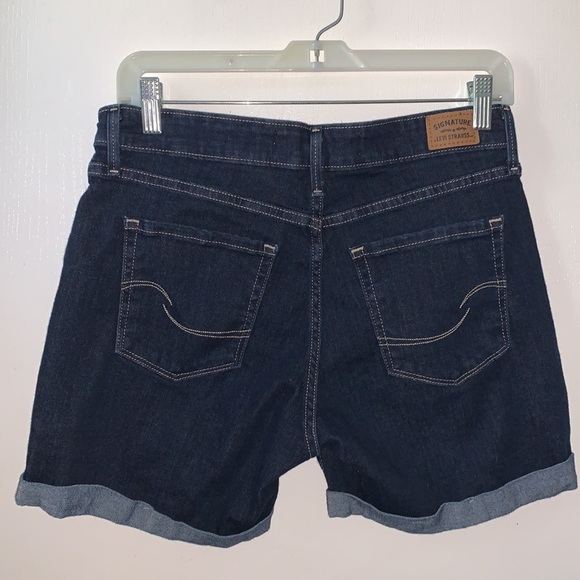 Levi Strauss Mid Rise Shorts- Size 4 - Picture 3 of 4